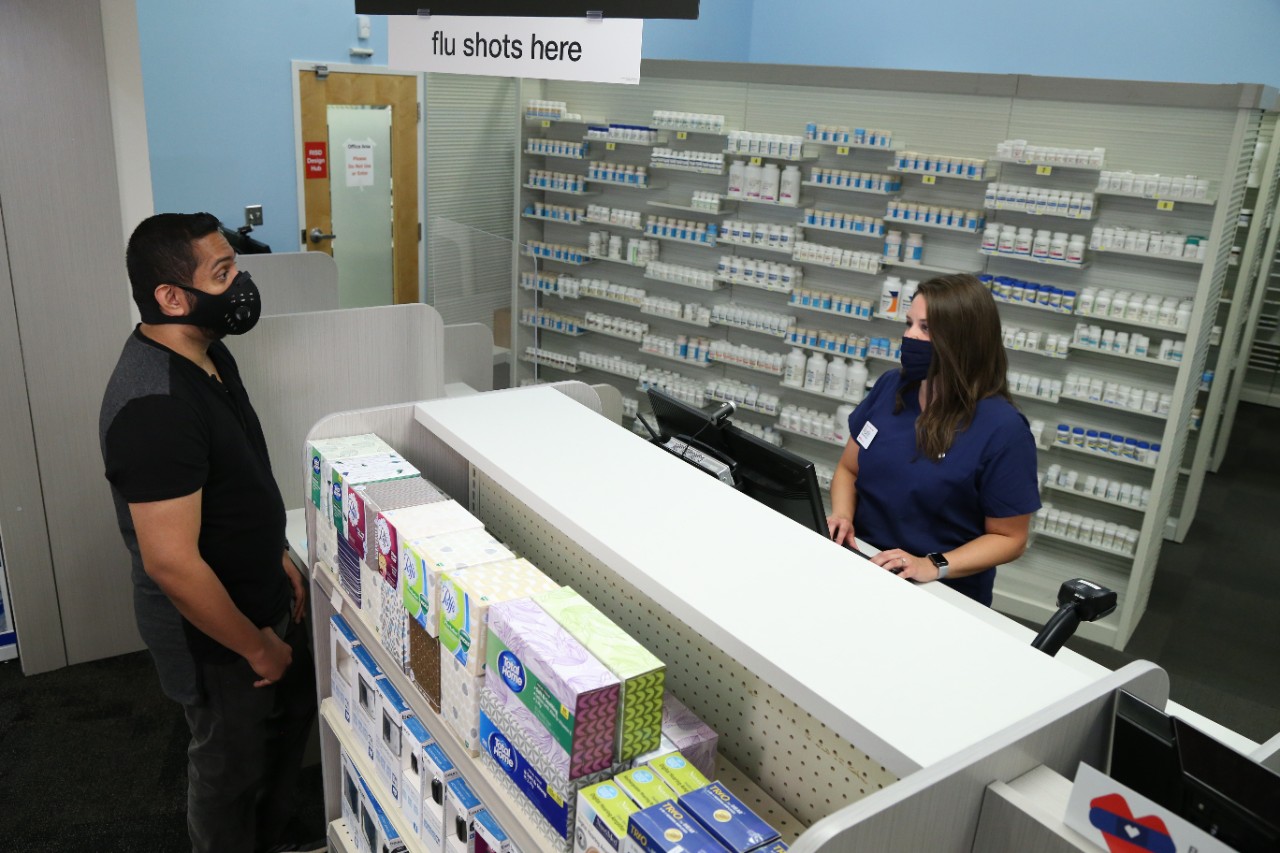 Flu shot check-in with tech 2